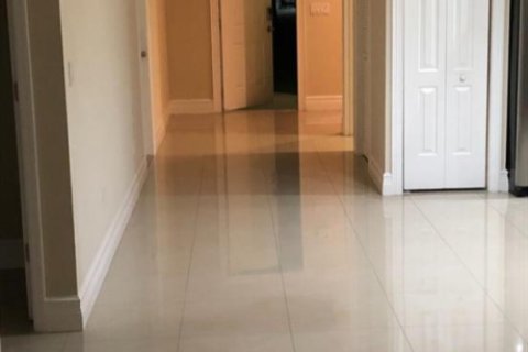 House in West Palm Beach, Florida 3 bedrooms, 152.92 sq.m. № 2146897 - photo 3