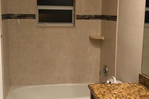 House in West Palm Beach, Florida 3 bedrooms, 152.92 sq.m. № 2146897 - photo 6