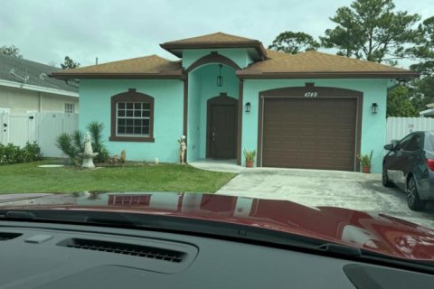 House in West Palm Beach, Florida 3 bedrooms, 152.92 sq.m. № 2146897