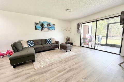 Copropriété à louer à Royal Palm Beach, Floride: 2 chambres, 108.23 m2 № 2078731 - photo 3
