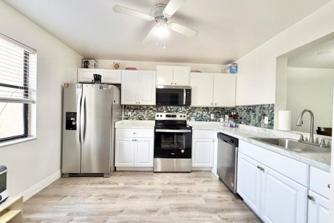 Copropriété à louer à Royal Palm Beach, Floride: 2 chambres, 108.23 m2 № 2078731 - photo 2