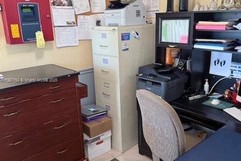 Propiedad comercial en venta en Tampa, Florida № 1932727 - foto 7