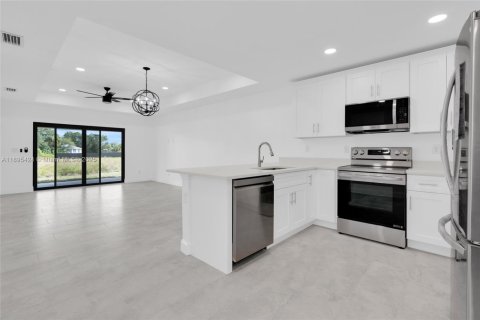 Propiedad comercial en venta en Lehigh Acres, Florida № 1947644 - foto 21