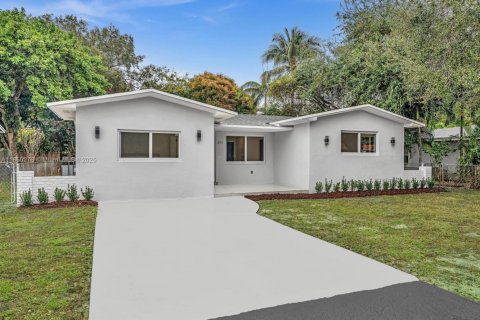 Casa en venta en Miami, Florida, 4 dormitorios, 167.78 m2 № 1857599 - foto 1