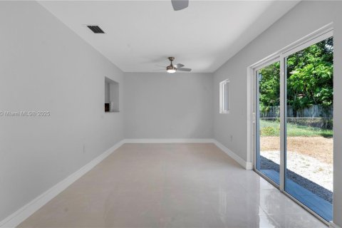 Casa en venta en Miami, Florida, 4 dormitorios, 167.78 m2 № 1857599 - foto 18