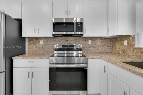Casa en venta en Miami, Florida, 4 dormitorios, 167.78 m2 № 1857599 - foto 13