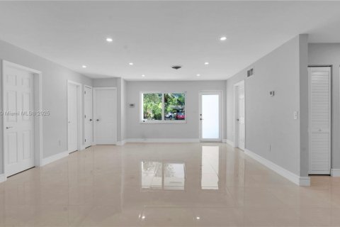 Casa en venta en Miami, Florida, 4 dormitorios, 167.78 m2 № 1857599 - foto 8
