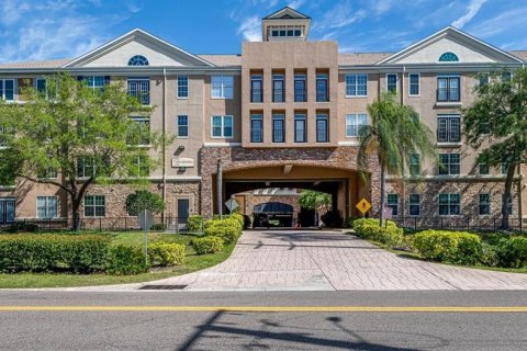 Condo in Tampa, Florida, 2 bedrooms  № 1685426 - photo 1