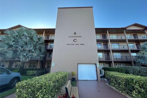 Condominio en venta en Pembroke Pines, Florida, 2 dormitorios, 110.83 m2 № 2021841 - foto 4
