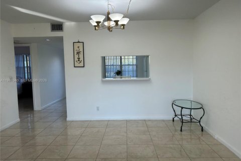Condominio en venta en Pembroke Pines, Florida, 2 dormitorios, 110.83 m2 № 2021841 - foto 24