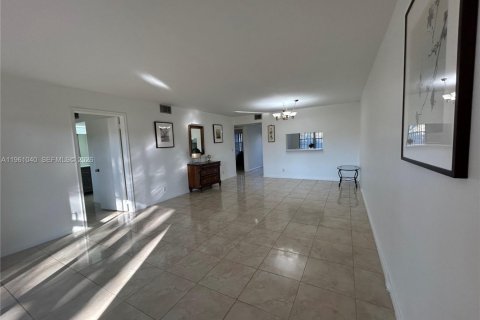 Condominio en venta en Pembroke Pines, Florida, 2 dormitorios, 110.83 m2 № 2021841 - foto 22