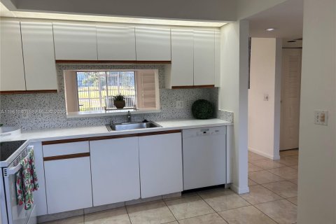 Condominio en venta en Pembroke Pines, Florida, 2 dormitorios, 110.83 m2 № 2021841 - foto 13