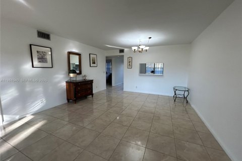 Condominio en venta en Pembroke Pines, Florida, 2 dormitorios, 110.83 m2 № 2021841 - foto 27
