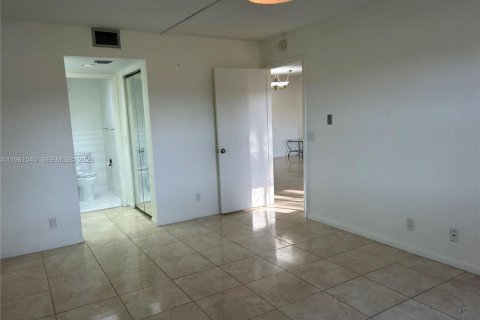 Condominio en venta en Pembroke Pines, Florida, 2 dormitorios, 110.83 m2 № 2021841 - foto 29