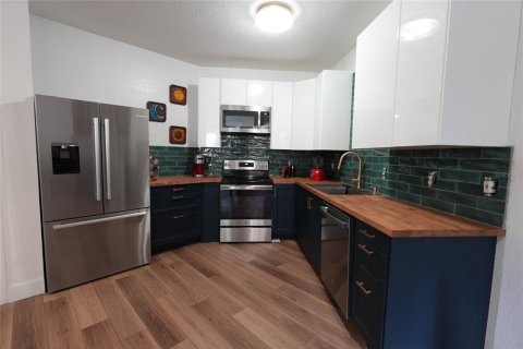 Condo in Orlando, Florida, 1 bedroom № 2239341 - photo 3