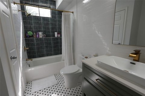 Condo in Orlando, Florida, 1 bedroom № 2239341 - photo 16