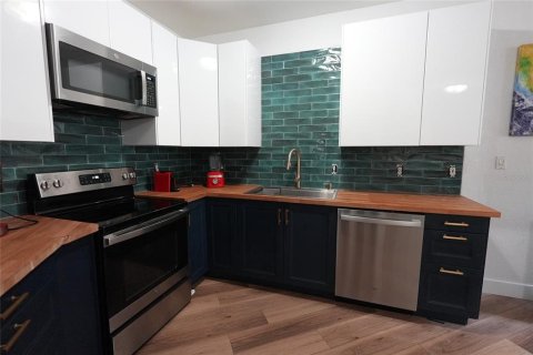 Condo in Orlando, Florida, 1 bedroom № 2239341 - photo 4