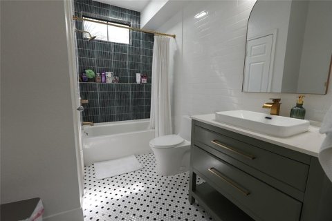 Condo in Orlando, Florida, 1 bedroom № 2239341 - photo 15