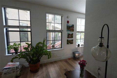Condo in Orlando, Florida, 1 bedroom № 2239341 - photo 9