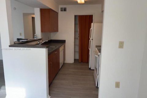Condo in Oakland Park, Florida, 2 bedrooms  № 2043103 - photo 2