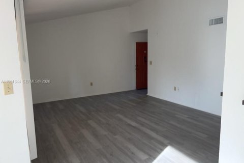 Condo in Oakland Park, Florida, 2 bedrooms  № 2043103 - photo 3