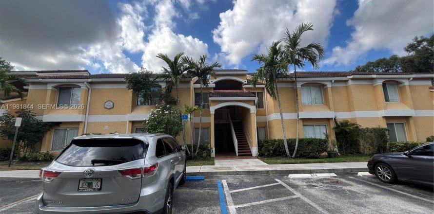 Condo in Oakland Park, Florida, 2 bedrooms  № 2043103