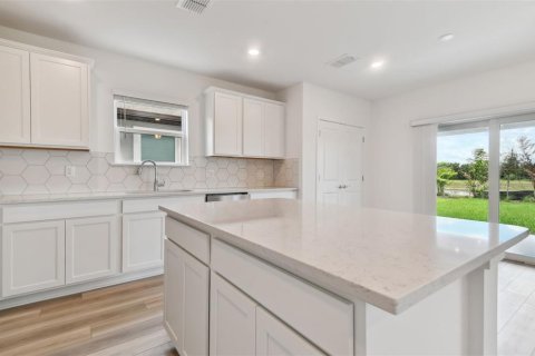 Villa ou maison à vendre à Spring Hill, Floride: 5 chambres, 240.25 m2 № 1690908 - photo 5