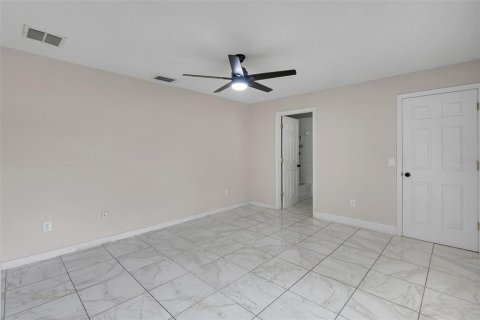 House in Kissimmee, Florida 3 bedrooms, 116.31 sq.m. № 2273277 - photo 13