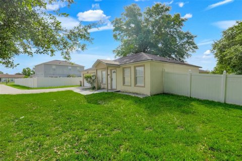 House in Kissimmee, Florida 3 bedrooms, 116.31 sq.m. № 2273277 - photo 3