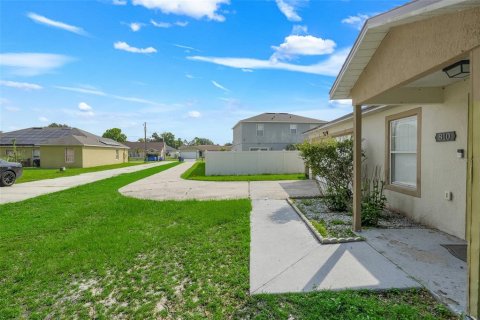 House in Kissimmee, Florida 3 bedrooms, 116.31 sq.m. № 2273277 - photo 4