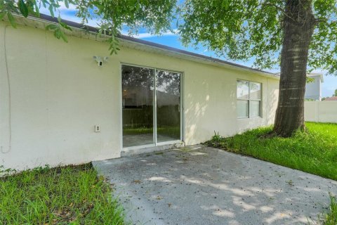 House in Kissimmee, Florida 3 bedrooms, 116.31 sq.m. № 2273277 - photo 26