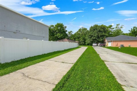 House in Kissimmee, Florida 3 bedrooms, 116.31 sq.m. № 2273277 - photo 5