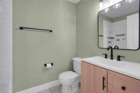 House in Kissimmee, Florida 3 bedrooms, 116.31 sq.m. № 2273277 - photo 15