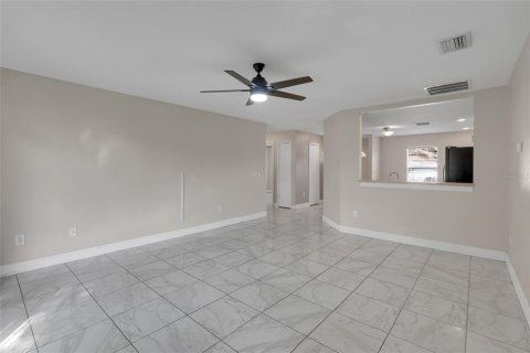 House in Kissimmee, Florida 3 bedrooms, 116.31 sq.m. № 2273277 - photo 12