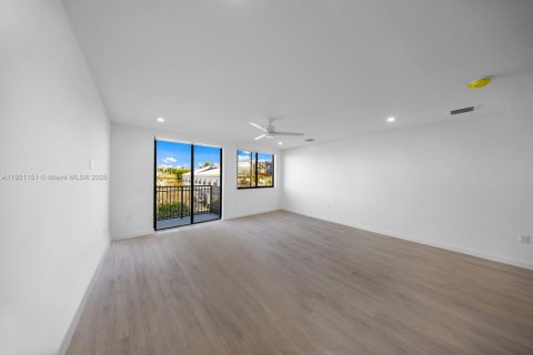 Apartamento en alquiler en Pompano Beach, Florida № 1976993 - foto 8