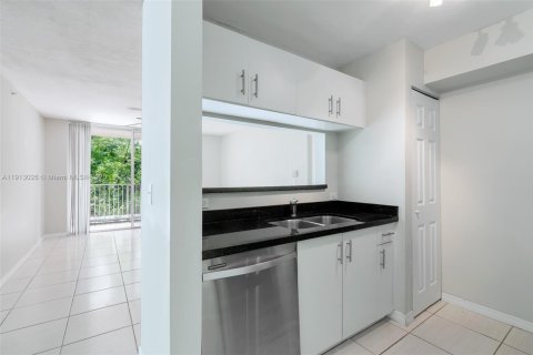 Condo in Miramar, Florida, 1 bedroom  № 1968763 - photo 6
