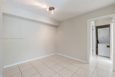 Condo in Miramar, Florida, 1 bedroom  № 1968763 - photo 9