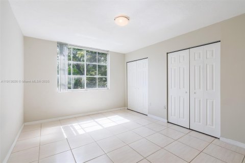 Condo in Miramar, Florida, 1 bedroom  № 1968763 - photo 7