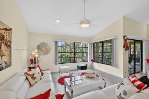 Condo in Greenacres, Florida, 3 bedrooms № 1984564 - photo 13