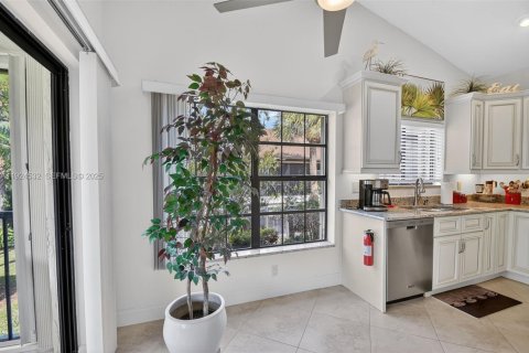 Condo in Greenacres, Florida, 3 bedrooms № 1984564 - photo 23