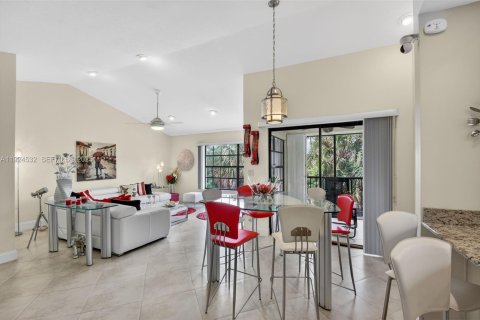 Condo in Greenacres, Florida, 3 bedrooms № 1984564 - photo 16