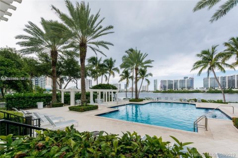 Copropriété à louer à Aventura, Floride: 2 chambres, 110.65 m2 № 2088675 - photo 24