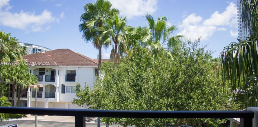 Condo à Aventura, Floride, 2 chambres  № 2088675