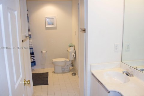 Copropriété à louer à Aventura, Floride: 2 chambres, 110.65 m2 № 2088675 - photo 9