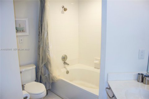 Copropriété à louer à Aventura, Floride: 2 chambres, 110.65 m2 № 2088675 - photo 16
