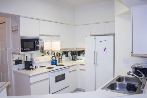 Copropriété à louer à Aventura, Floride: 2 chambres, 110.65 m2 № 2088675 - photo 3