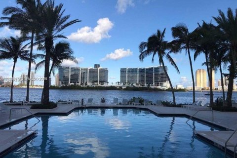Copropriété à louer à Aventura, Floride: 2 chambres, 110.65 m2 № 2088675 - photo 22