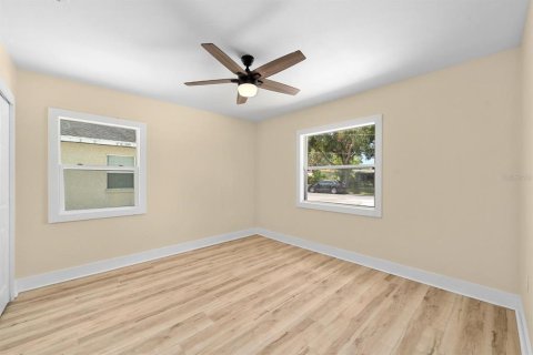 House in Tampa, Florida 3 bedrooms, 179.49 sq.m. № 1828047 - photo 20