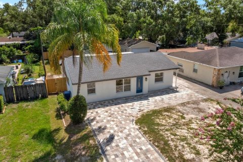 House in Tampa, Florida 3 bedrooms, 179.49 sq.m. № 1828047 - photo 1