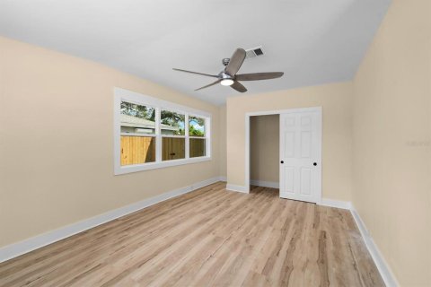 House in Tampa, Florida 3 bedrooms, 179.49 sq.m. № 1828047 - photo 23